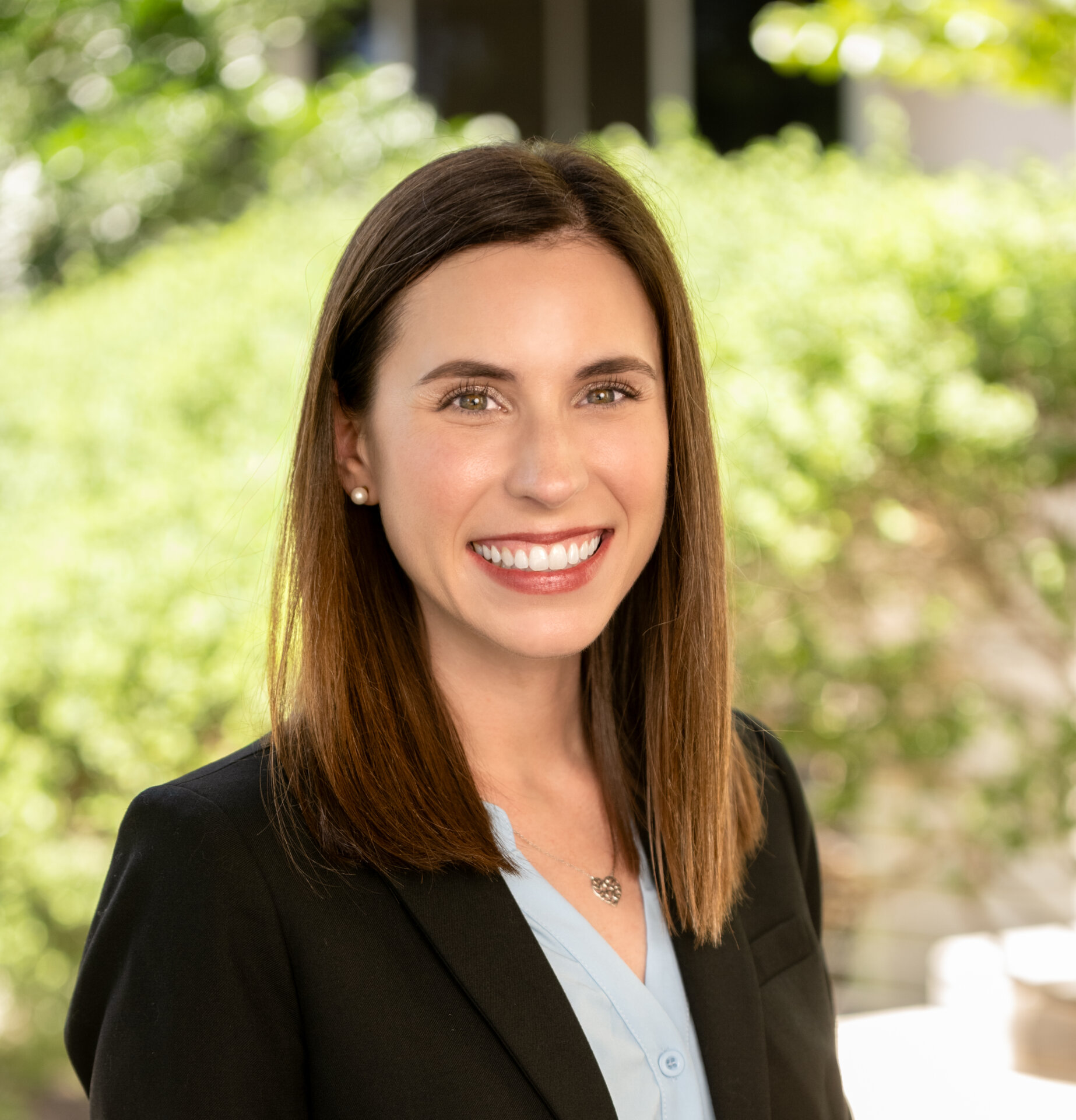 Elizabeth Neihart headshot